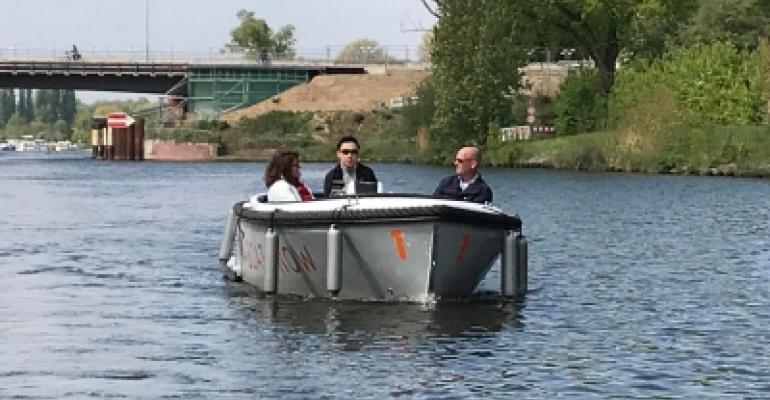 self driven e-boat on Trave River