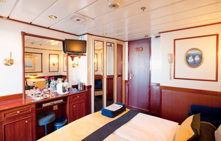 clarity crash metal Star Clippers refreshes cabins on two ships and dining room on one |  seatrade-cruise.com